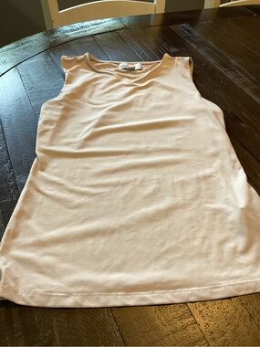 Women's Sleeveless Tank Top - White